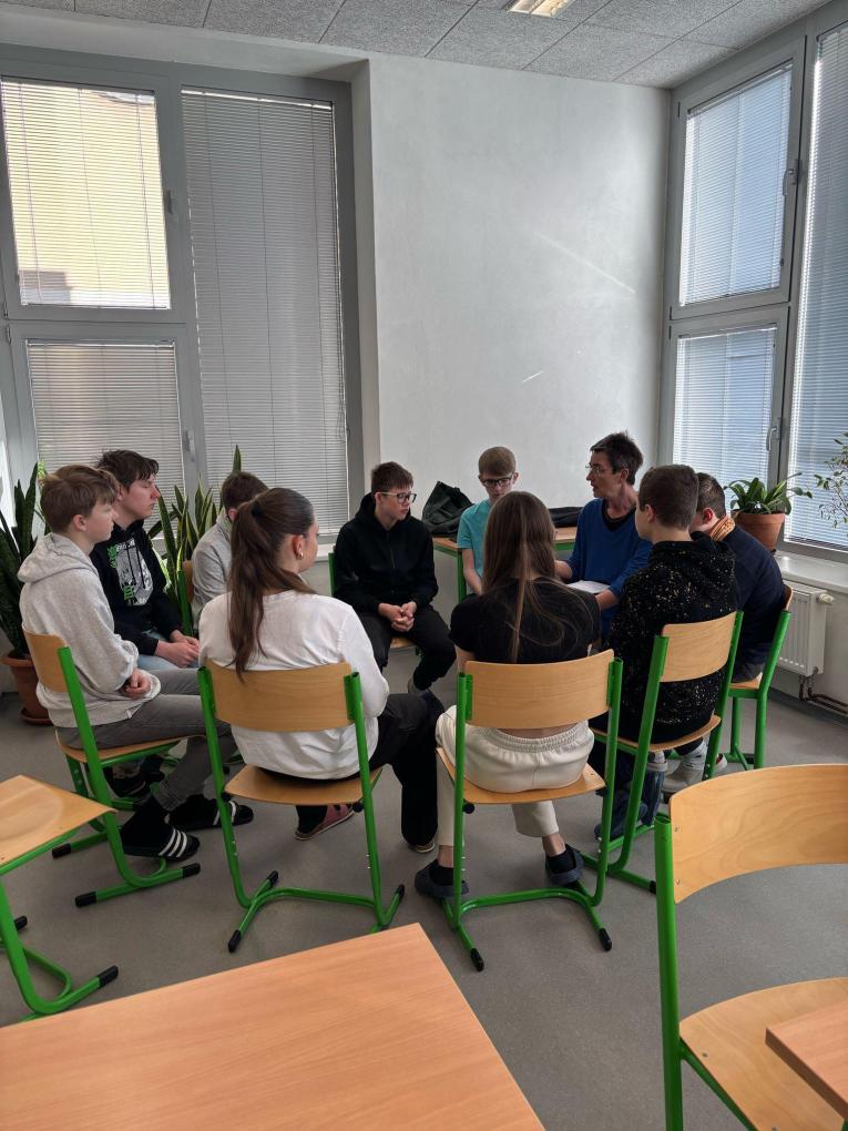 Zdravení, oslovování, představování